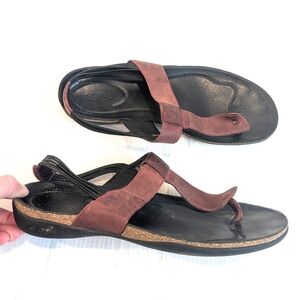 KEEN Dauntless Women's Red Leather Toe Post Slingback Sandals Size 10